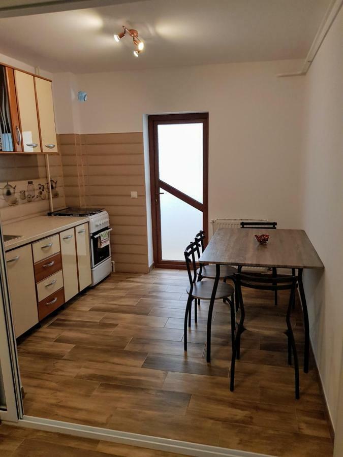 Lucky 7 Buzau Exterior foto